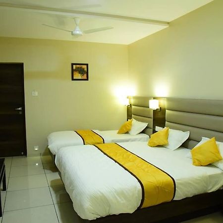 Hotel Ahmedabad Inn Exterior foto